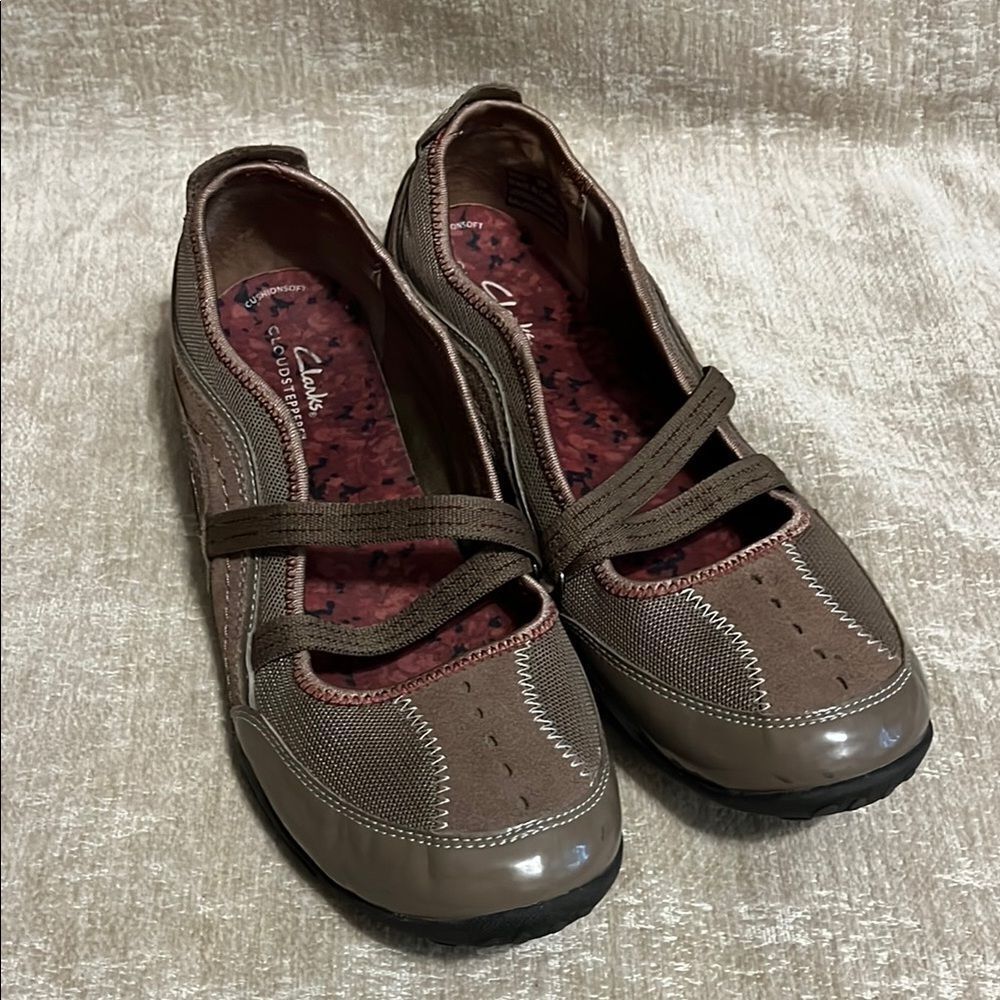 Clarks Cloudstepper Brown Flats
